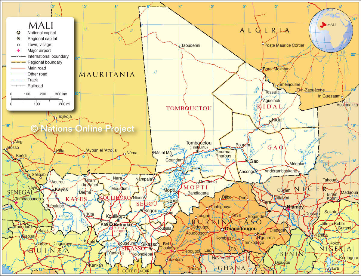 Map of Mali showing regions, major cities, roads, and neighboring countries.