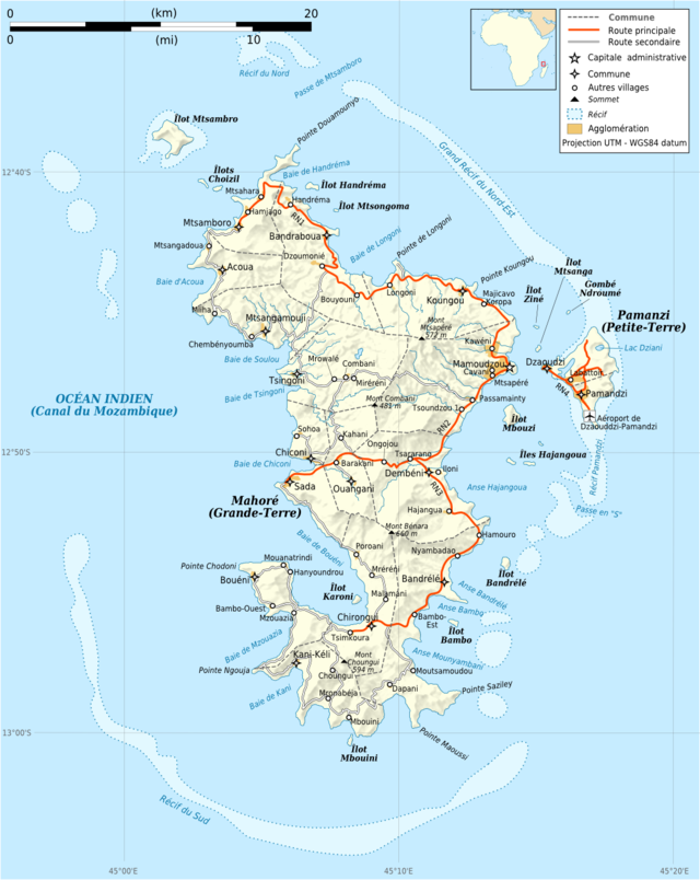 Map of Mayotte showing tourist attractions, beaches, and main towns.