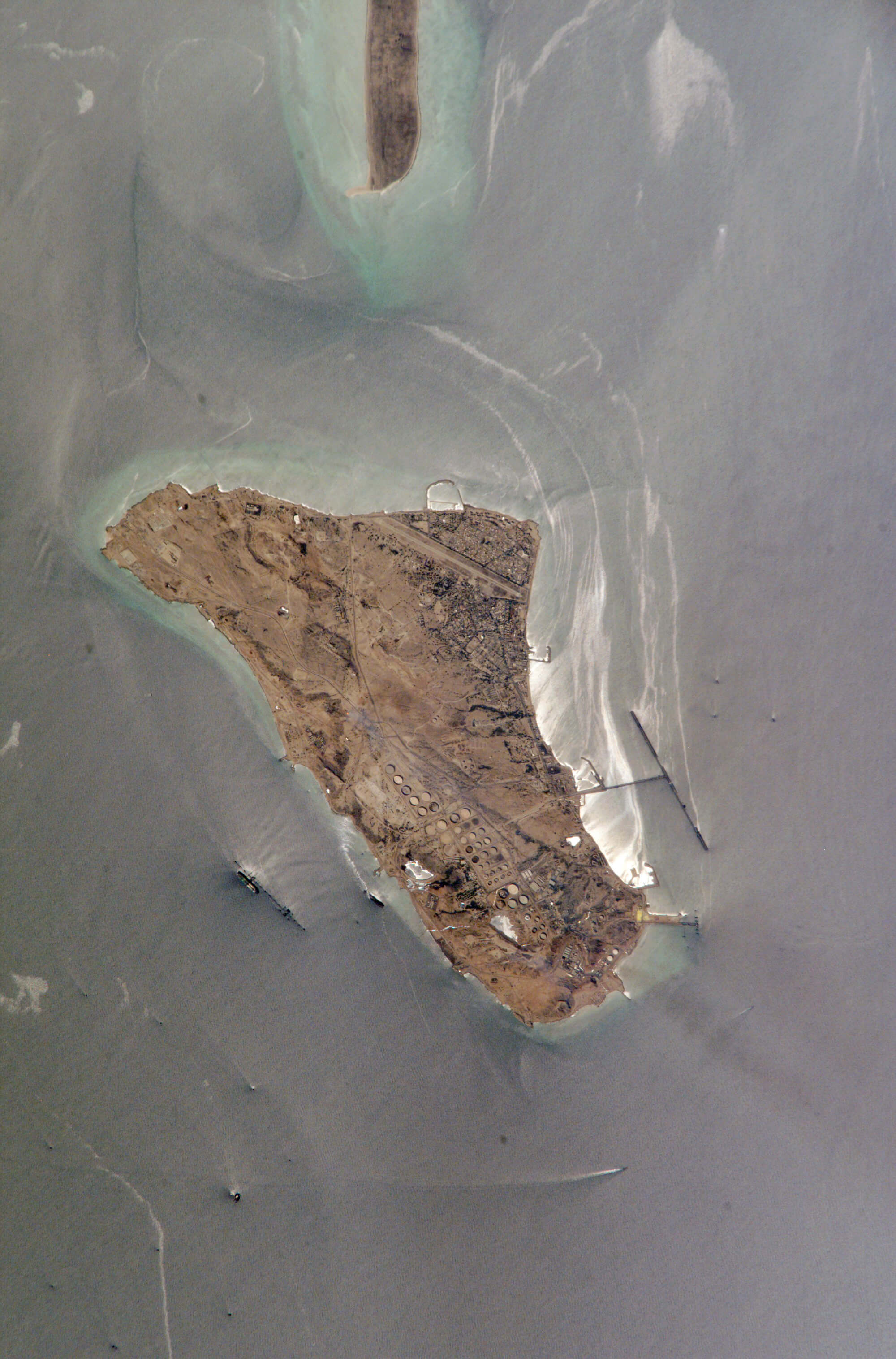 2010 satellite image of Kharg Island