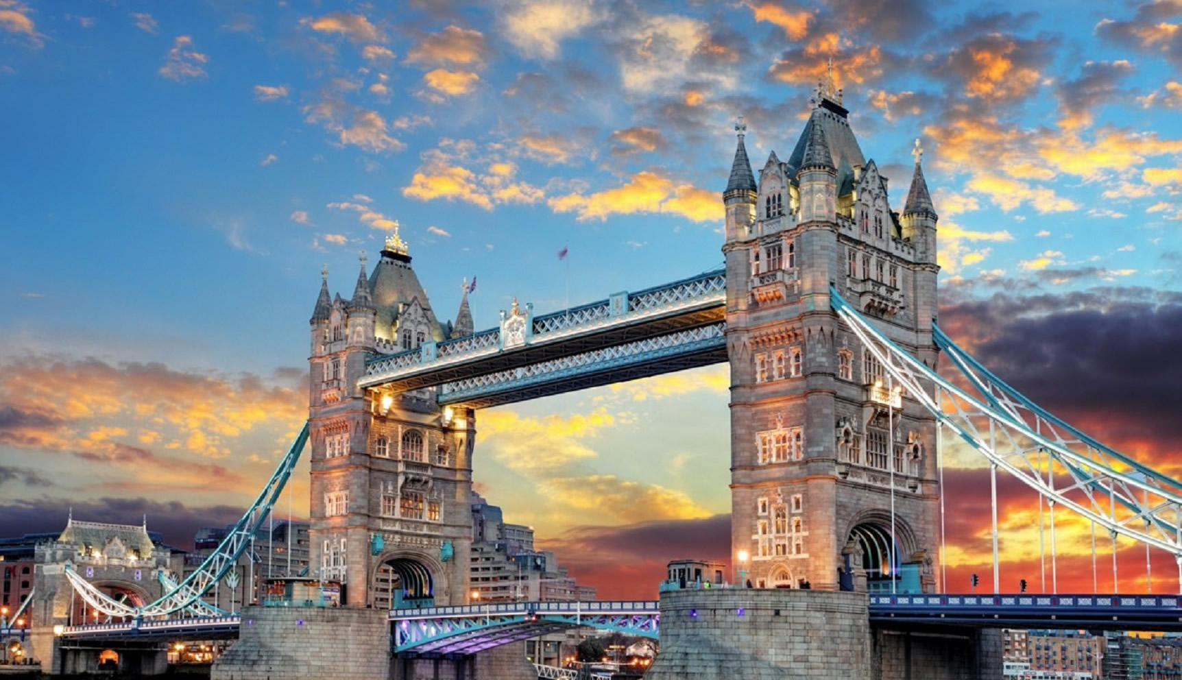 tower bridge london uk