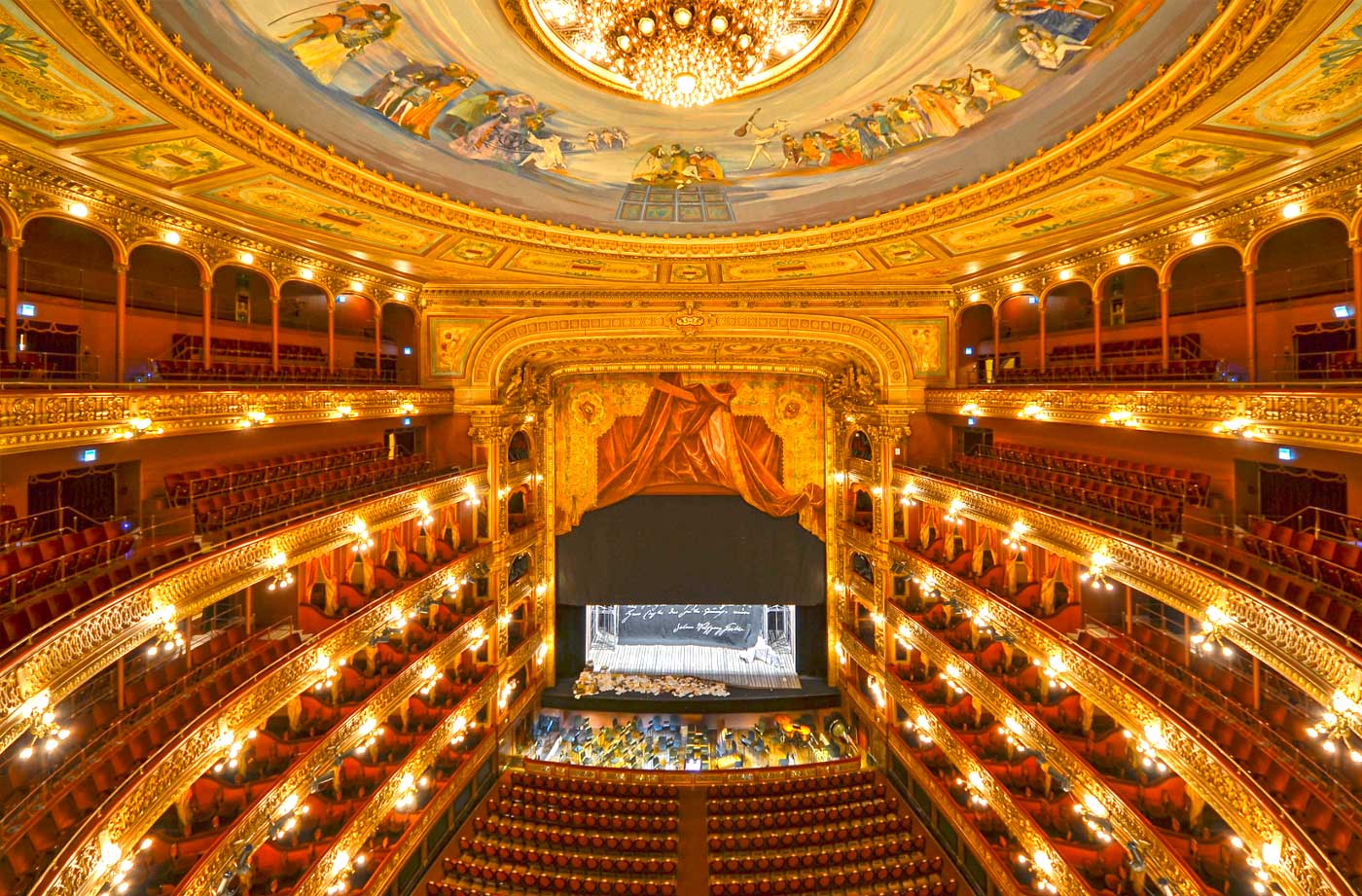 Teatro Colon Inside