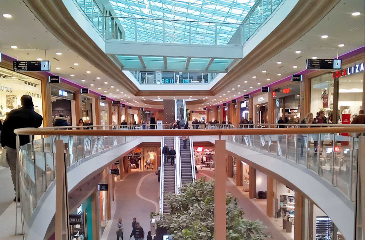 Ville 2 Shopping Center
